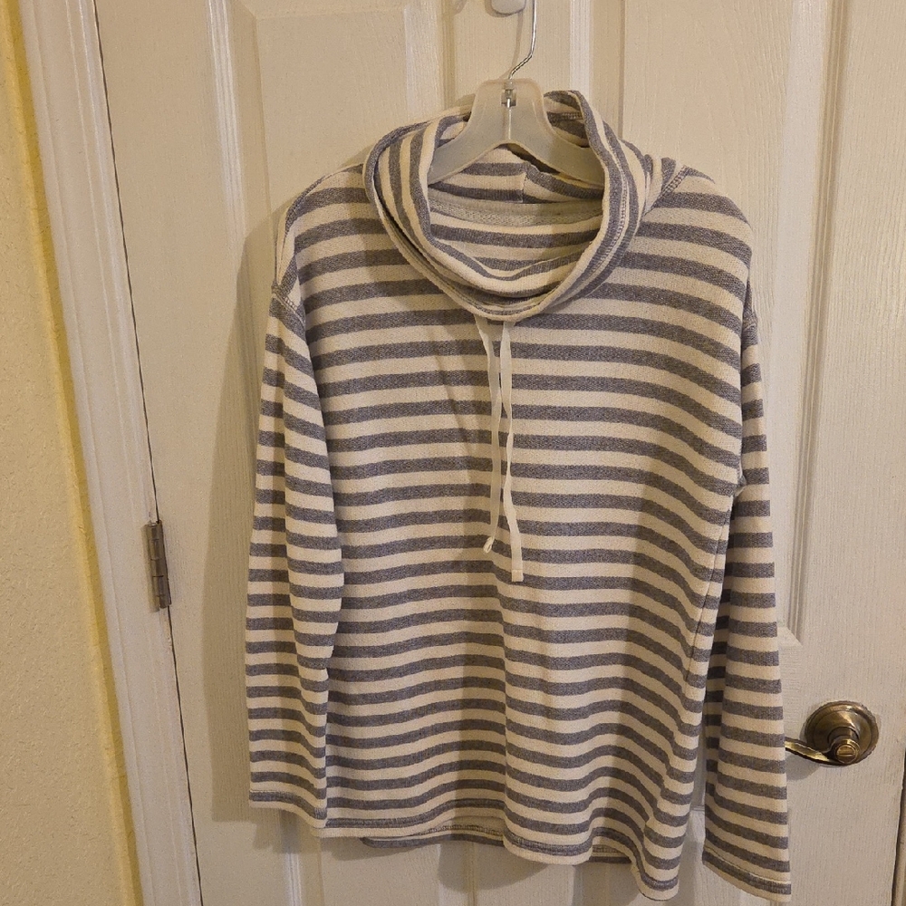 Chaps Women's Long Sleeve Cowl Neck Sweater Size: Small